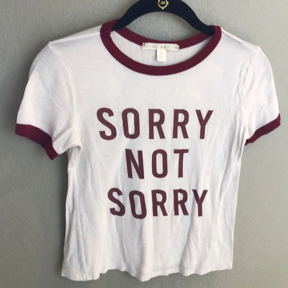 😊 4/$20 "Sorry Not Sorry” t-shirt Sz xs 🐼🐼🐼 - Picture 1 of 5